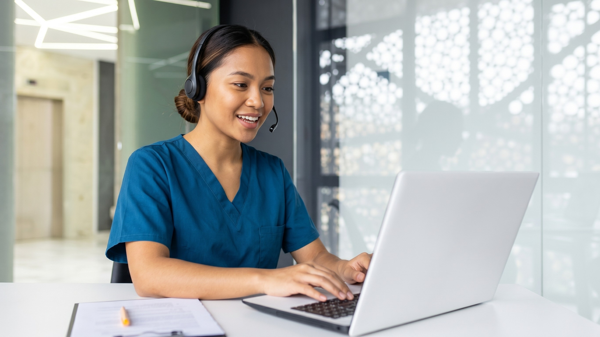 outsourced remote telemedicine patient navigator attending a virtual patient interview